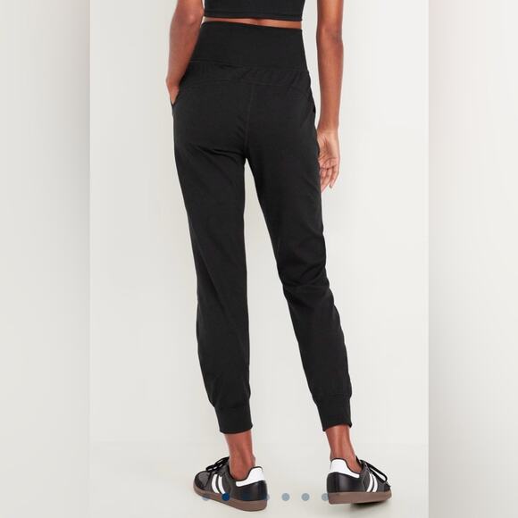 Extra High-Waisted CloudComfy Joggers - Picture 2 of 6